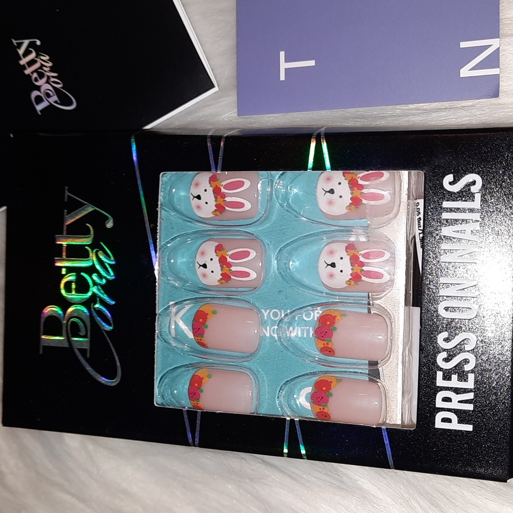2for10$ NEW bunny press on nails reusable ftom betty cora